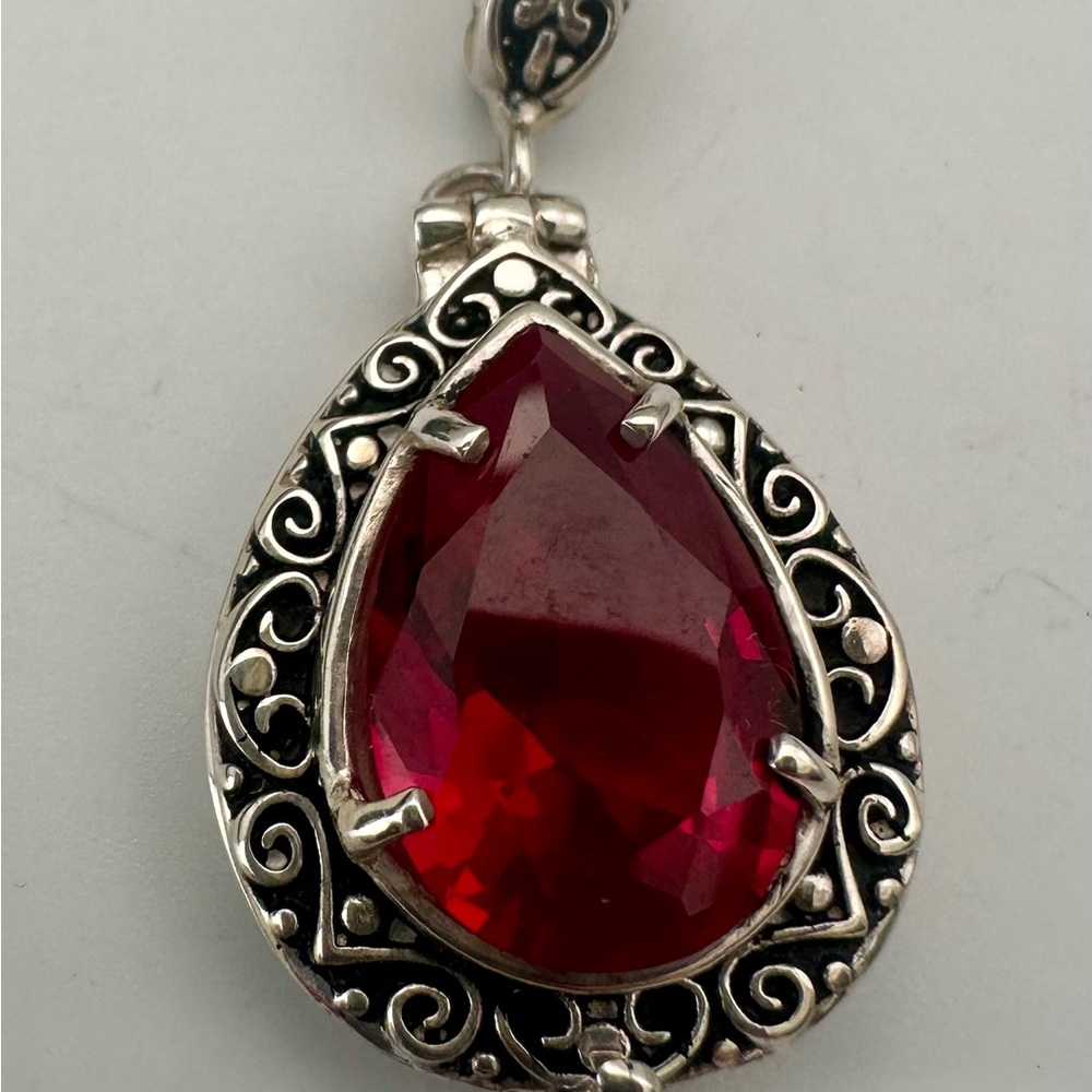 Silver 950 Elegant Silver and Red Teardrop Pendant